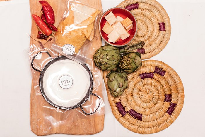 Dip de Alcachofas y Parmesano con Tortitas de Maíz (Sin Gluten)