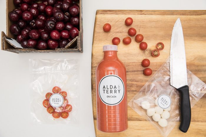 Gazpacho de Guindas con Mozzarella y Tomatitos Cherry (Sin Gluten)