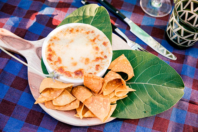 Dip de Alcachofas y Parmesano con Tortitas de Maíz (Sin Gluten) - Imagen 3